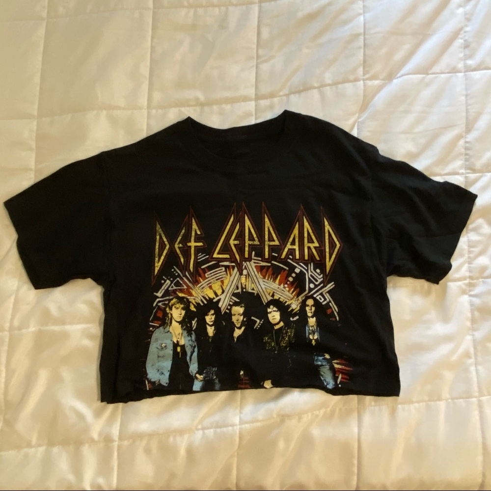 BLACK DEF-LEPPARD CROPPED T-SHIRT